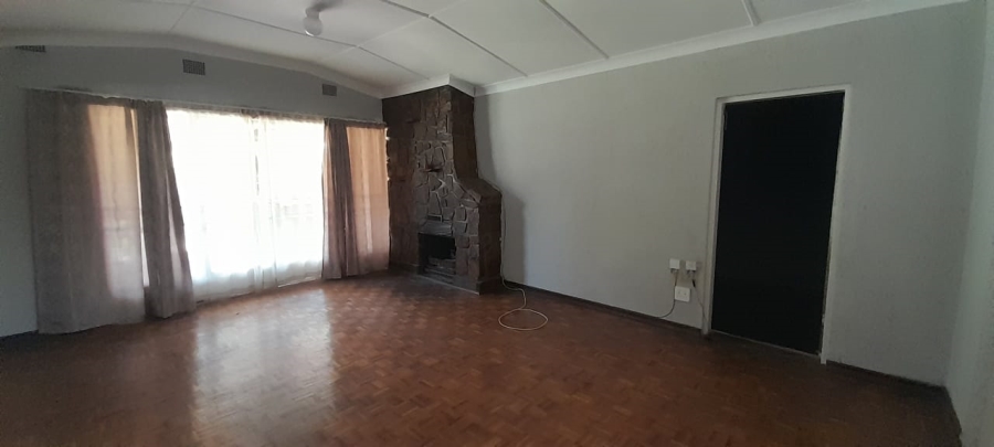 To Let 3 Bedroom Property for Rent in Flamwood North West